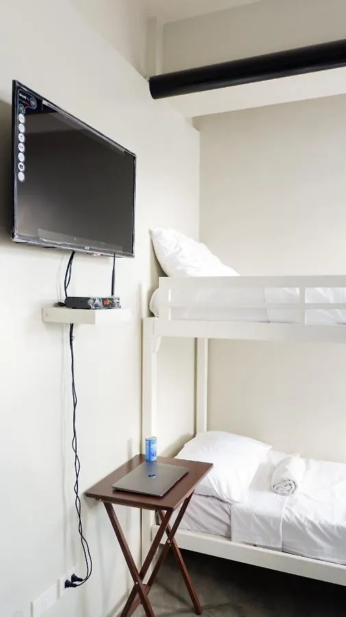 Estrella Rooms & Bunk Beds Manila Capsule hotel